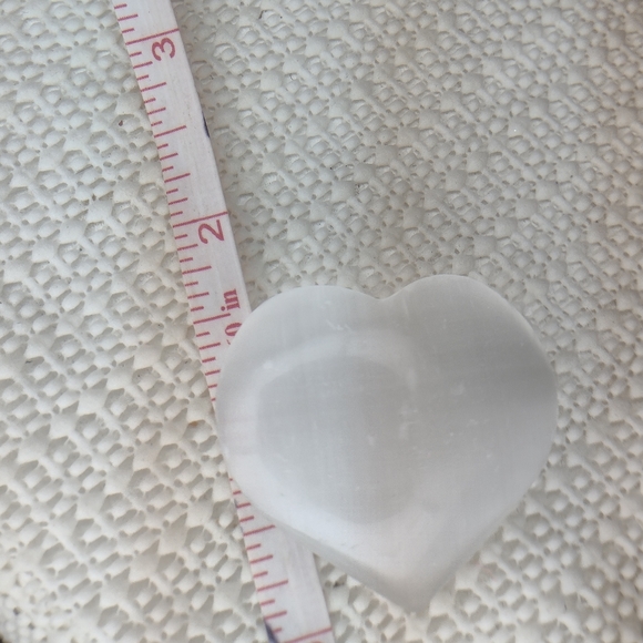 Worry stone - palm rubbing stone - selenite - heart shapped - Picture 1 of 6